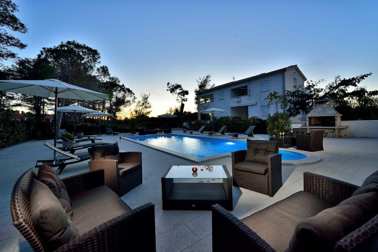 Mam Apartment Vir Exterior photo