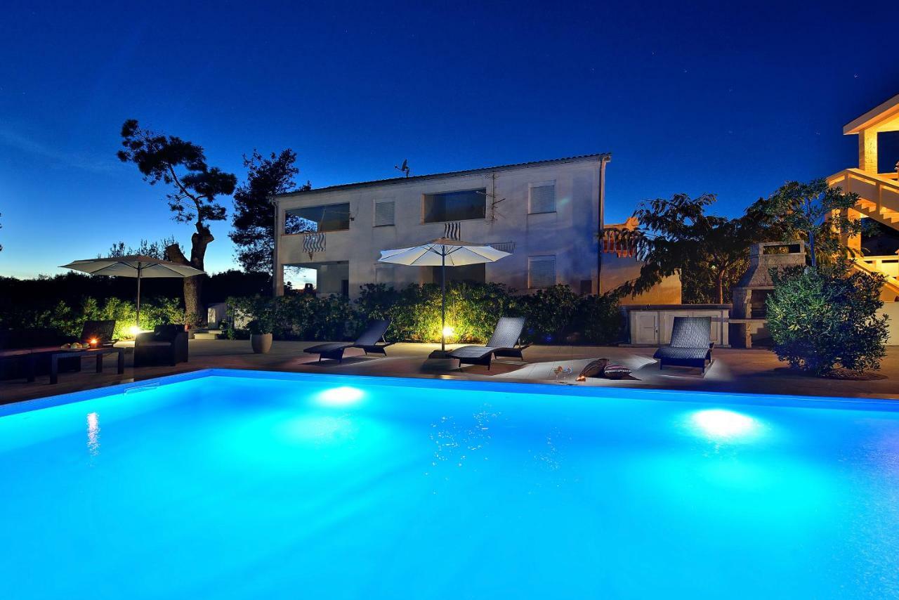 Mam Apartment Vir Exterior photo